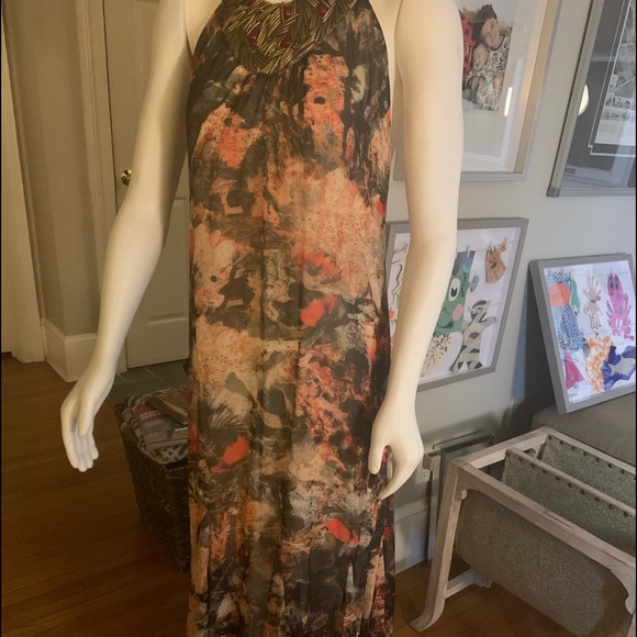 Alice + Olivia gorgeous gown. Unique beading at the top. The colors are fab! Am - Picture 2 of 15